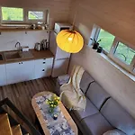 Kuusekoda * Käina
